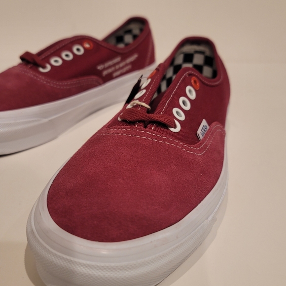 Vans Burgundy Sneakers with Checkered Laces - Picture 2 of 10